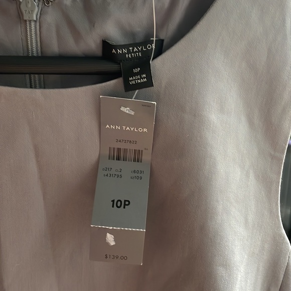 BNWT Ann Taylor 10P dark gray sheath dress with button detail at waist - Picture 2 of 4